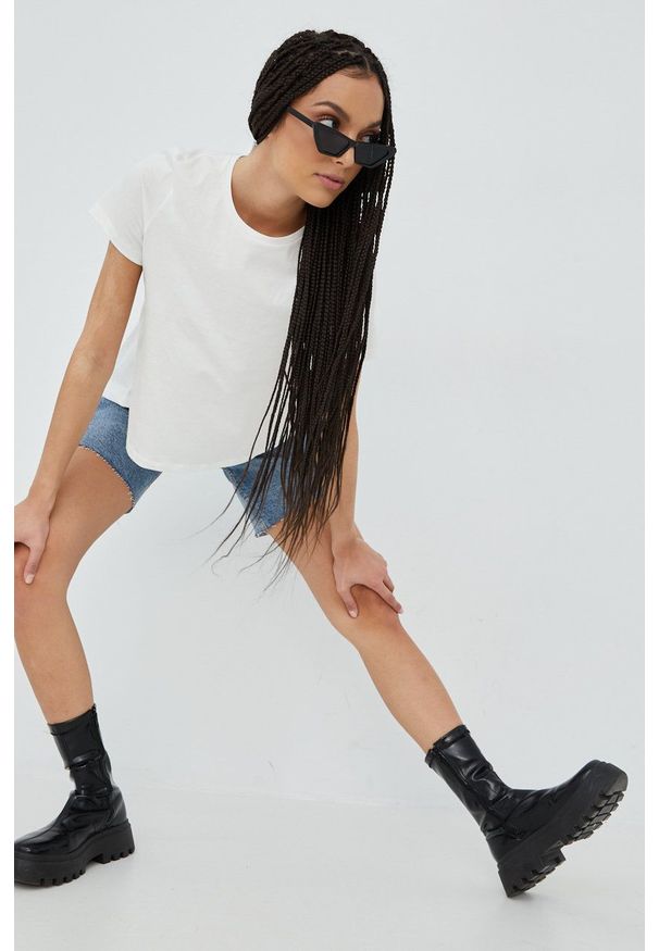Vero Moda szorty jeansowe damskie gładkie high waist. Okazja: na co dzień. Stan: podwyższony. Kolor: niebieski. Materiał: jeans. Wzór: gładki. Styl: casual