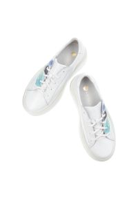 Białe Sneakersy Armodo Stylowe Obuwie Damskie Z Nadrukiem. Okazja: na co dzień. Kolor: biały. Materiał: jeans. Wzór: nadruk. Sezon: lato #3