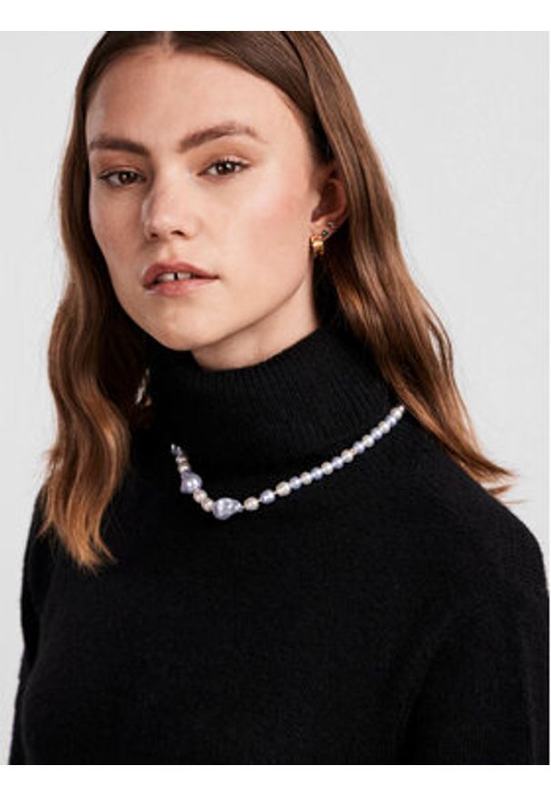 Pieces Sukienka dzianinowa Juliana 17126281 Czarny Regular Fit. Kolor: czarny. Materiał: syntetyk