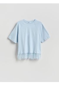 Reserved - T-shirt z koronką - jasnoniebieski. Kolor: niebieski. Materiał: koronka. Wzór: koronka