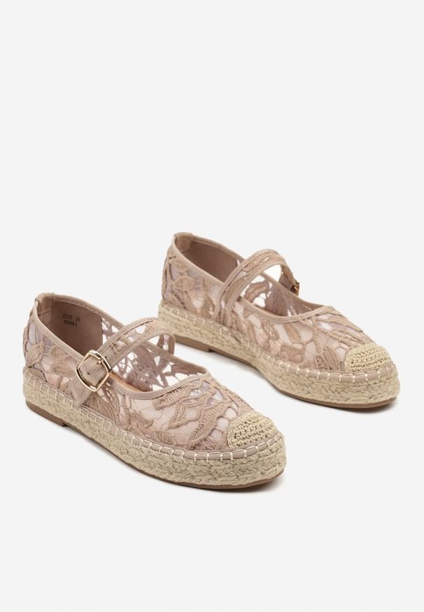 Born2be - Ciemnobeżowe Płaskie Espadryle Koronkowe z Paskiem Ozdobione Plecionką Tatessa. Okazja: na co dzień. Zapięcie: pasek. Kolor: beżowy. Materiał: koronka. Wzór: aplikacja. Styl: casual