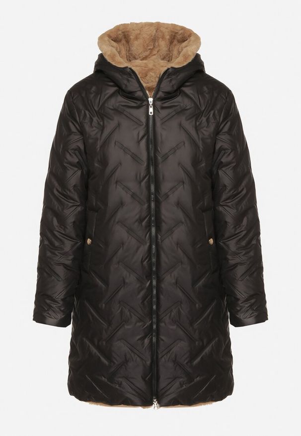 Born2be - Czarna Długa Kurtka Dwustronna z Pikowanymi Przeszyciami i Kapturem Olidia. Okazja: na spacer, na co dzień. Kolor: czarny. Materiał: dzianina, jeans, futro, poliester. Długość: długie. Styl: casual, elegancki