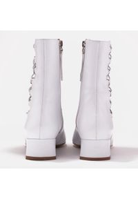 Marco Shoes Plecione botki z rzemykiem białe. Kolor: biały #4