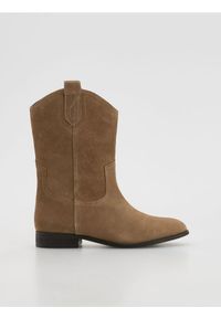Reserved - Zamszowe botki - beżowy. Kolor: beżowy. Materiał: zamsz #1