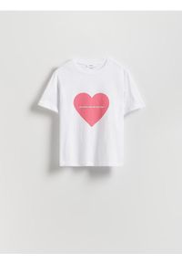 Reserved - Bawełniany t-shirt z nadrukiem - złamana biel. Materiał: bawełna. Wzór: nadruk #1