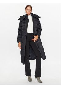 Guess Płaszcz zimowy W3BL41 WFSW2 Czarny Regular Fit. Kolor: czarny. Materiał: syntetyk. Sezon: zima
