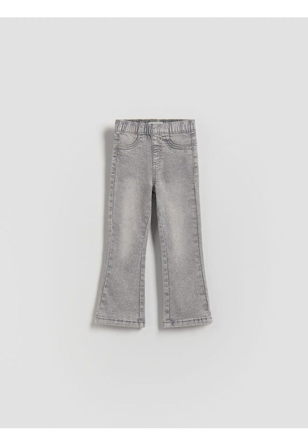 Reserved - Jegginsy flare - jasnoszary. Kolor: szary. Materiał: bawełna