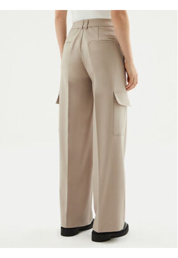 Calvin Klein Jeans Spodnie palazzo J20J224848 Szary Relaxed Fit. Kolor: szary. Materiał: syntetyk