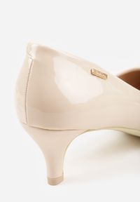 Born2be - Beżowe Klasyczne Lakierowane Czółenka na Szpilce Naoise. Kolor: beżowy. Materiał: lakier. Obcas: na szpilce. Styl: klasyczny #4