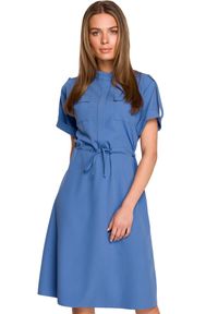 Stylove - Sukienka koszulowa na lato trapezowa niebieska szmizjerka z wiązaniem. Okazja: na co dzień, do pracy. Kolor: niebieski. Sezon: lato. Typ sukienki: koszulowe, szmizjerki, trapezowe. Styl: casual #1
