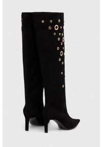 Pinko kozaki zamszowe Lehar damskie kolor czarny na szpilce 102027 A18V Z99. Kolor: czarny. Materiał: zamsz. Szerokość cholewki: normalna. Obcas: na szpilce. Wysokość obcasa: średni #2