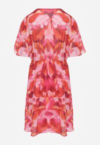 Born2be - Różowa Sukienka w Abstrakcyjny Wzór z Marszczeniem Aniles. Okazja: na co dzień. Kolor: różowy. Materiał: jeans, poliester. Typ sukienki: proste. Styl: casual, elegancki #4