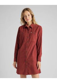 Lee - LEE WORKSHIRT DRESS DAMSKA SUKIENKA KOSZULOWA RED OCHRE L50SMROE. Typ sukienki: koszulowe