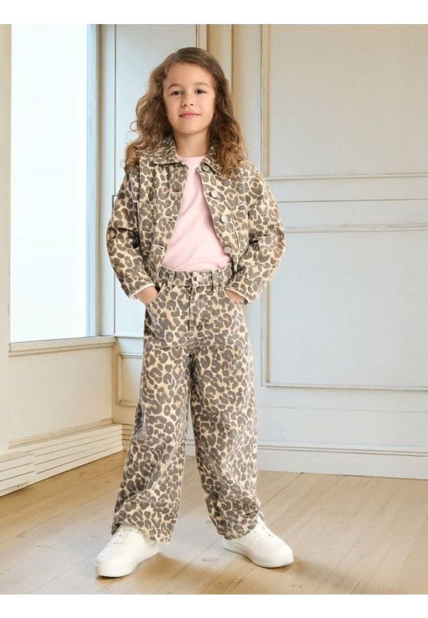 Sinsay - Jeansy wide leg w panterkę - wielobarwny. Wzór: motyw zwierzęcy