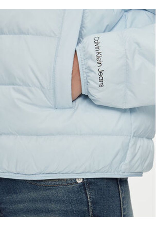 Calvin Klein Jeans Kurtka puchowa J20J222585 Niebieski Regular Fit. Kolor: niebieski. Materiał: syntetyk