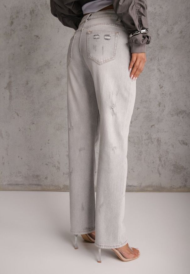 Renee - Jasnoszare Proste Jeansy z Bawełną High Waist Ozdobione Przetarciami Vimareas. Stan: podwyższony. Kolor: szary. Wzór: aplikacja