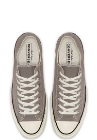 Converse Tenisówki damskie kolor szary. Nosek buta: okrągły. Zapięcie: sznurówki. Kolor: szary. Materiał: guma #3