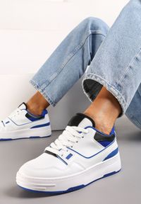 Born2be - Biało-Niebieskie Sneakersy na Niskiej Platformie z Przeszyciami Ralavia. Kolor: biały. Obcas: na platformie