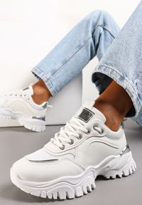 Renee - Białe Sznurowane Sneakersy z Metalicznym Wstawkami na Grubej Podeszwie Nadre. Nosek buta: okrągły. Kolor: biały. Wzór: aplikacja #1