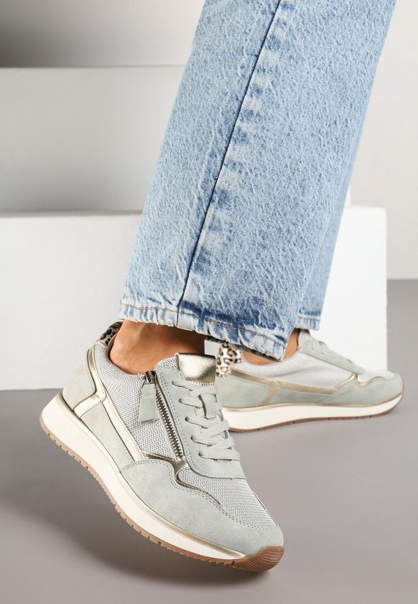Born2be - Jasnozielone Sneakersy z Metalicznymi Wstawkami i Ozdobnym Suwakiem Alanatia. Okazja: na co dzień. Kolor: zielony. Materiał: jeans