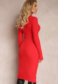 Renee - Czerwona Futerkowa Sukienka Midi z Wełny w Stylu Sweterkowym z Golfem Kahinu. Typ kołnierza: golf. Kolor: czerwony. Materiał: wełna. Długość: midi #5