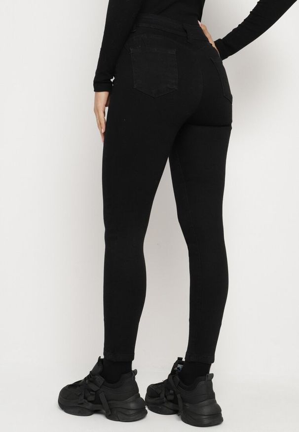Born2be - Czarne Jeansy Skinny Bawełniane Push-Up Torialdia. Okazja: na co dzień. Stan: podwyższony. Kolor: czarny. Styl: casual, elegancki
