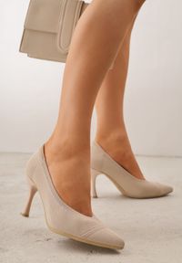 Born2be - Ciemnobeżowe Szpilki VICES z Dzianiny z Amortyzującą Wkładką i Miękkim Zapiętkiem Naviane. Okazja: na spotkanie biznesowe, na co dzień. Kolor: beżowy. Materiał: dzianina. Sezon: lato. Obcas: na szpilce. Styl: biznesowy, casual #1
