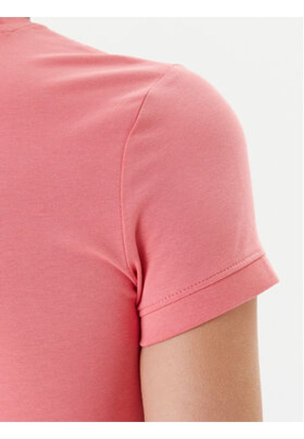 Guess T-Shirt W2YI44 J1314 Koralowy Regular Fit. Kolor: pomarańczowy. Materiał: bawełna