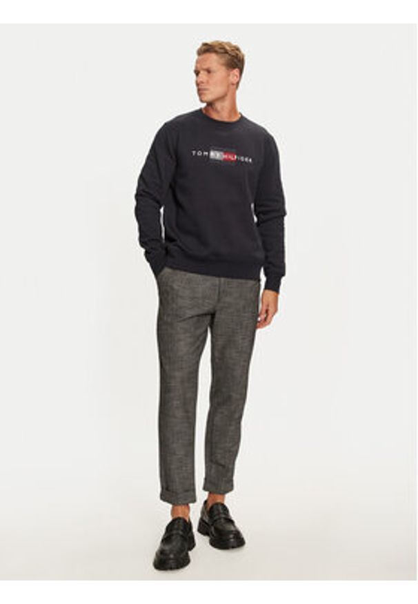 TOMMY HILFIGER - Tommy Hilfiger Bluza MW0MW35541 Granatowy Regular Fit. Kolor: niebieski. Materiał: bawełna