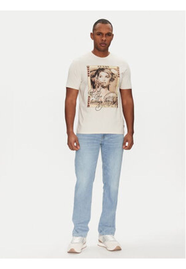 Guess T-Shirt M5GI41 KBW41 Écru Regular Fit. Materiał: bawełna
