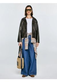 Big-Star - Koszula damska flanelowa w kratę beżowa Notina 801. Okazja: na co dzień. Typ kołnierza: kołnierzyk klasyczny. Kolor: beżowy. Materiał: tkanina. Wzór: kratka. Styl: klasyczny, casual #8