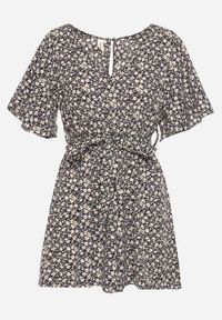 Born2be - Czarno-Beżowy Kombinezon z Gumką w Pasie Zapinany przy Karku na Guzik z Dodatkowym Materiałowym Paskiem Odilla. Okazja: na spotkanie biznesowe, do pracy. Kolor: czarny. Materiał: materiał. Długość rękawa: krótki rękaw. Długość: długie. Styl: elegancki, biznesowy #2