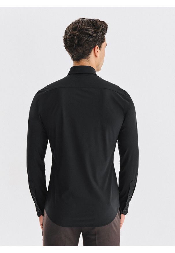 Pako Lorente - PAKO LORENTE – Czarna koszula męska. Typ kołnierza: kołnierzyk klasyczny. Kolor: czarny. Materiał: nylon, elastan. Długość rękawa: długi rękaw. Długość: długie. Styl: klasyczny