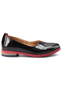 Czarne Półbuty Maciejka Damskie Stylowe Buty. Okazja: na co dzień. Kolor: czarny. Materiał: lakier, materiał, skóra. Obcas: na obcasie. Styl: elegancki. Wysokość obcasa: niski #2