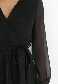 Born2be - Czarna Sukienka Pronestra. Kolor: czarny. Materiał: materiał, tkanina. Wzór: gładki. Typ sukienki: kopertowe. Styl: elegancki. Długość: mini #2