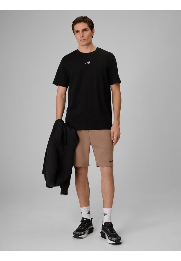 4f - 4F T-shirt regular gładki męski 4F x Robert Lewandowski - czarne M. Okazja: na co dzień, na spacer. Kolor: czarny. Materiał: jersey, bawełna, materiał, dzianina. Wzór: gładki. Sezon: lato. Styl: sportowy, klasyczny, casual