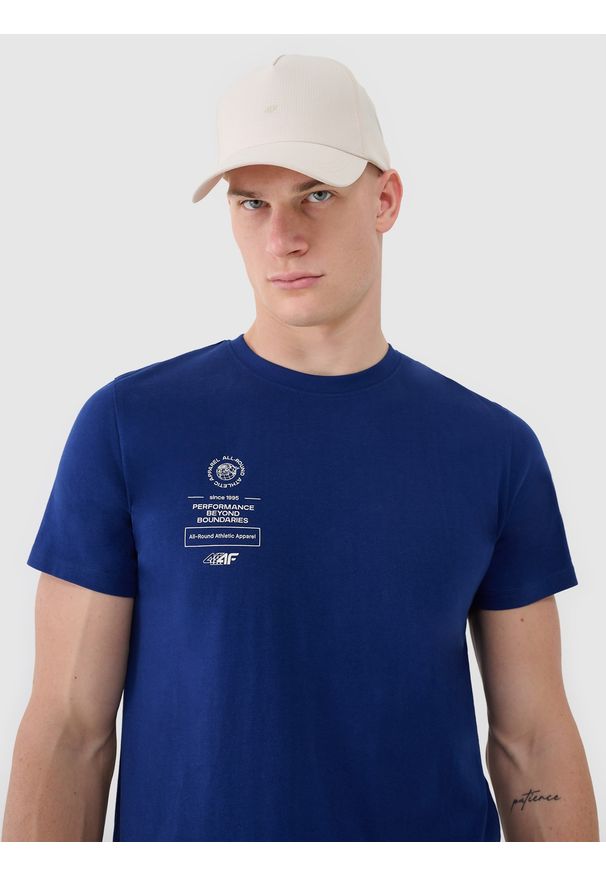 4f - 4F T-shirt regular z nadrukiem męski - granatowy S. Okazja: na co dzień. Kolor: niebieski. Materiał: bawełna, dzianina, jersey. Długość rękawa: krótki rękaw. Długość: krótkie. Wzór: nadruk. Styl: klasyczny, casual, sportowy