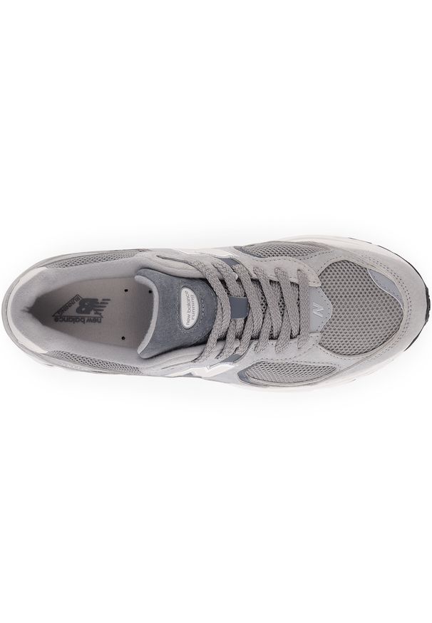 Buty unisex New Balance M2002RST – szare. Kolor: szary. Materiał: skóra, syntetyk, materiał, guma. Szerokość cholewki: normalna. Sport: turystyka piesza