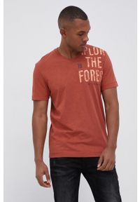 Tom Tailor T-shirt bawełniany kolor brązowy melanżowy. Okazja: na co dzień. Kolor: pomarańczowy. Materiał: bawełna. Wzór: nadruk, melanż. Styl: casual