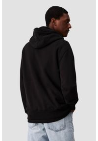 Calvin Klein - CALVIN KLEIN Czarna męska bluza z haftowanym logo, Rozmiar XXL. Kolor: czarny. Materiał: bawełna. Wzór: haft