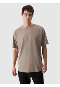 4f - 4F T-shirt oversize gładki uniseks - brązowy M. Okazja: na co dzień. Kolor: brązowy. Materiał: bawełna, jersey, dzianina. Długość rękawa: krótki rękaw. Długość: krótkie. Wzór: gładki. Styl: sportowy, klasyczny, casual