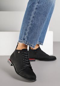 Renee - Czarne Botki Vices Trzewiki z Imitacji Zamszu Aliff. Okazja: na co dzień. Kolor: czarny. Materiał: zamsz. Styl: klasyczny, casual, elegancki