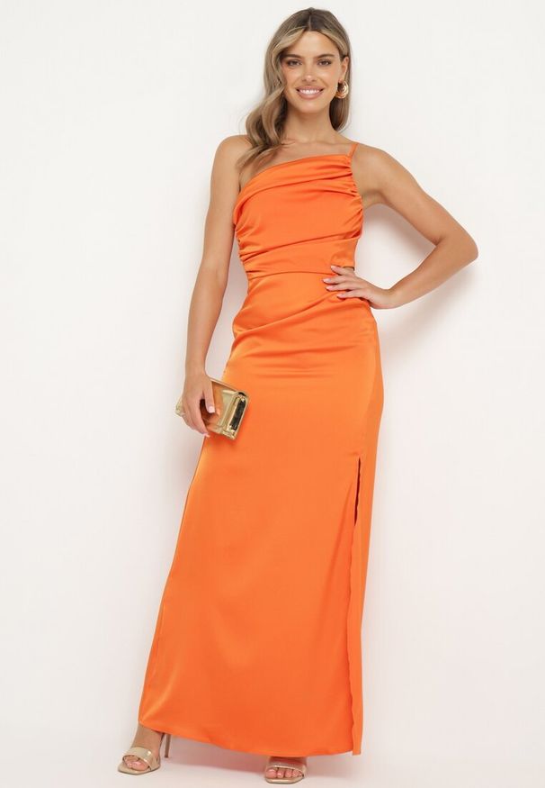 Born2be - Pomarańczowa Satynowa Sukienka Asymetryczna Koktajlowa z Wycięciami w Talii i Drapowaniem Ciafisa. Kolor: pomarańczowy. Materiał: satyna. Typ sukienki: asymetryczne. Styl: wizytowy