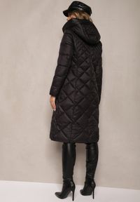 Renee - Czarna Kurtka Pikowana o Długim Kroju z Kapturem Erivana. Okazja: na co dzień. Typ kołnierza: kaptur. Kolor: czarny. Materiał: jeans. Długość: długie. Styl: casual, elegancki #5