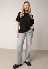 Born2be - Czarny Oversizowy T-shirt z Bawełny Zdobiony Haftem z Cekinami Pidella. Okazja: na co dzień. Kolor: czarny. Materiał: bawełna. Wzór: haft, aplikacja. Styl: casual, elegancki #2