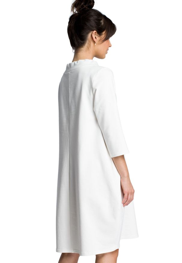 BE - Wygodna sukienka oversize z kieszeniami wiązanie ecru. Okazja: na co dzień. Typ sukienki: oversize. Styl: casual