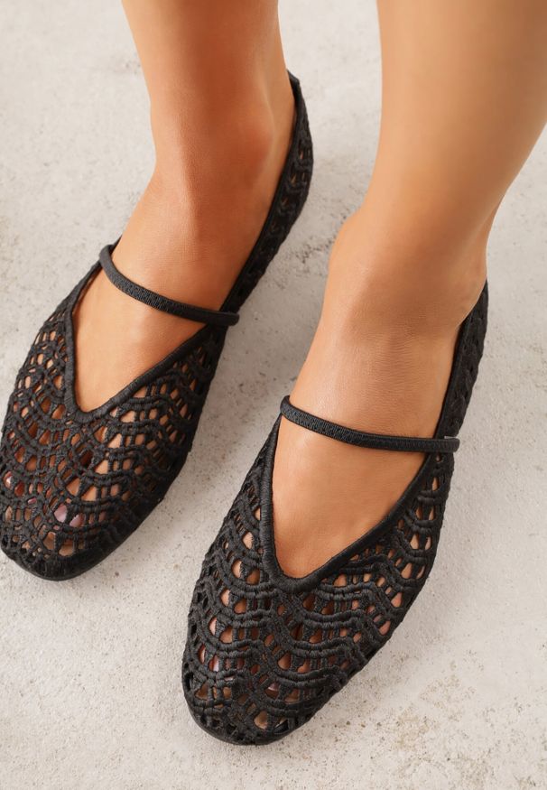 Born2be - Czarne Ażurowe Balerinki z Imitacji Plecionki z Paskiem Naeraea. Okazja: na co dzień. Zapięcie: pasek. Kolor: czarny. Materiał: len. Wzór: ażurowy. Sezon: wiosna, lato. Styl: casual, klasyczny