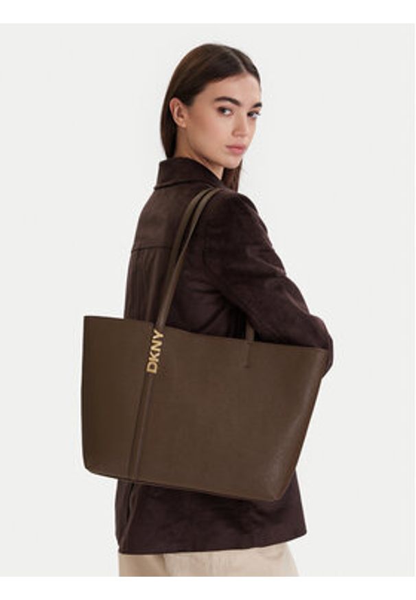 DKNY Torebka R52AKG54 Brązowy. Kolor: brązowy. Materiał: skórzane