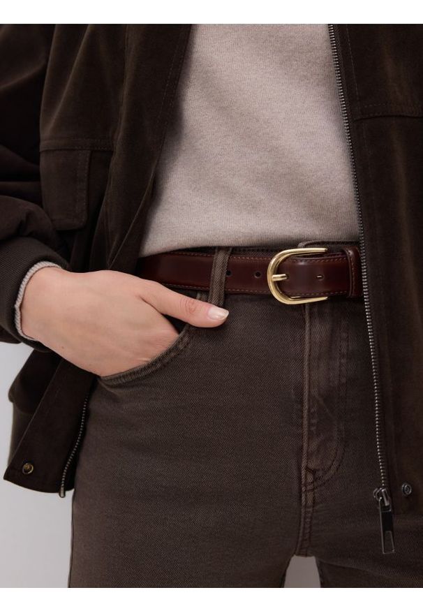 Reserved - Skórzany pasek z klamrą - ciemnobrązowy. Kolor: brązowy. Materiał: skóra