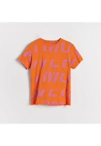 Reserved - T-shirt z nadrukiem - Pomarańczowy. Kolor: pomarańczowy. Wzór: nadruk